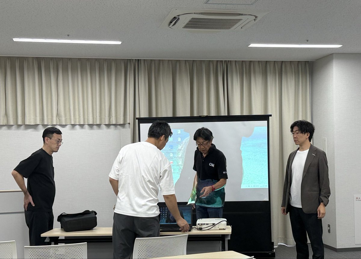 本日は、『オンタイトル』の最終プレゼンの日となります。(撮影チームと準備中)

今日に向けて準備を整えてきました。事業がどのような方向に向かうかまだ分かりませんが、最後までやり切ってもらえたらと思います！

今までのエピソードはこちらから👇

youtu.be/DNJ2uWGPkPk?si…

#草津青年会議所