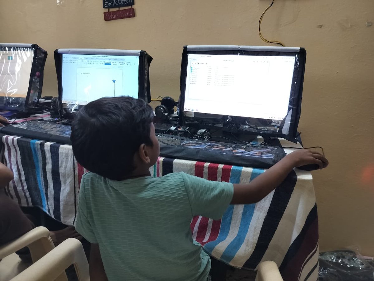 apnipathshalain's tweet photo. Curiosity in action at Gramothhan POD, Odisha. Children are drafting documents, formatting text, and saving their first files. Community-led learning that opens new worlds.

Visit:https://t.co/8azMhV5saf 
#Gramothhan #DigitalLiteracy #Odisha #RuralEducation #EdTechForAll https://t.co/OTnerudiPY