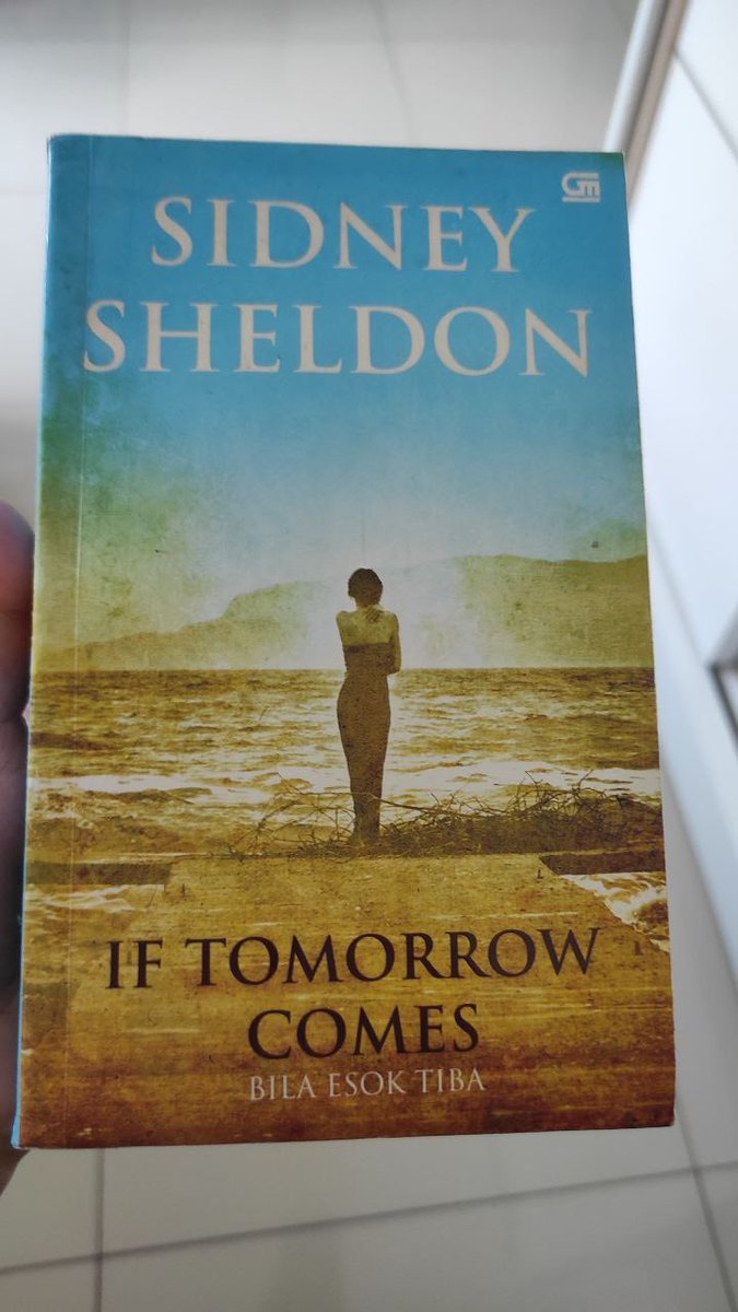 rerechan09's tweet photo. Novel Sidney Sheldon. 20,000 per buku https://t.co/WdXtckwuwT