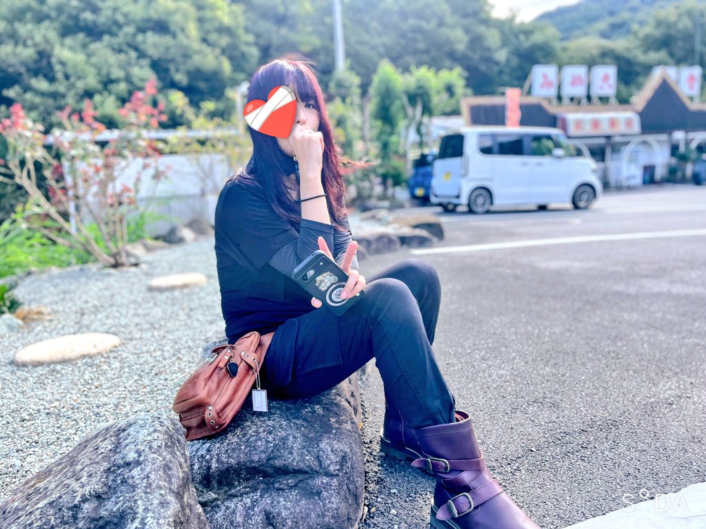 Classic350_'s tweet image. 雨…嫌ですね…☔
最近走れてなくて病みそうです🫠
山に行きたい…!!🗻
山で吸うVAPEはとんでもなく美味いんだよなぁ🌿.∘
 #バイク好きと繋がりたい
 #バイクのある風景 
 #バイク女子
 #classic350 
  #RoyalEnfield