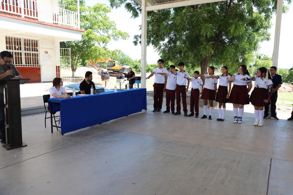 Hoy se realizó la jornada electoral de las Elecciones Juveniles Escolares en la Secundaria Técnica No. 96 para elegir a la Mesa Directiva de la Sociedad Estudiantil 2025-2026; posteriormente, el Consejero Electoral Rafael Bermúdez Soto hizo toma de protesta a la planilla ganadora
