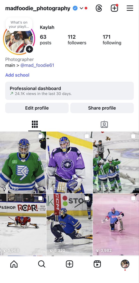 Hi I’m Kaylah and im a 19 year old photographer based out of Springfield MA! My passion is hockey photography and I love taking photos at #ThunderbirdsAHL games! Pretty please drop a follow to my photography account and if you cant no worries just repost!! Thank you lovelies!! 💙