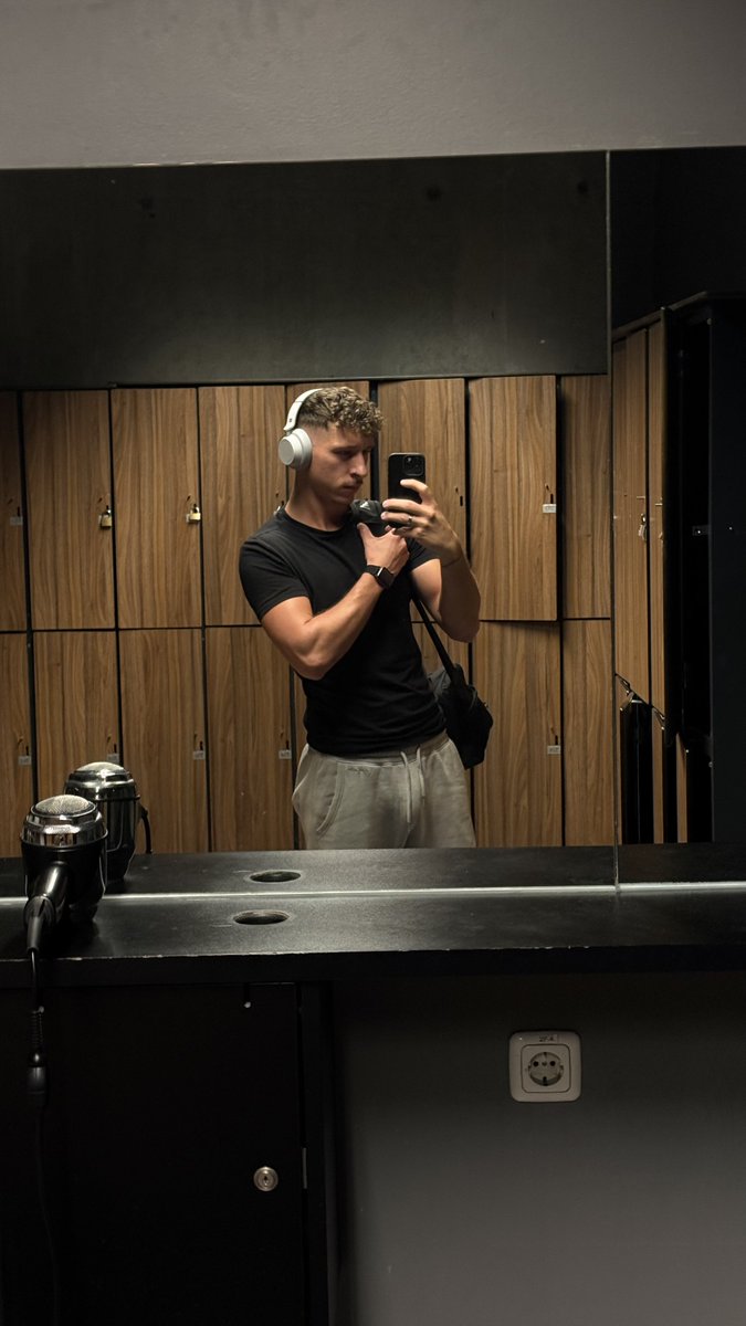 x_vers_x_backup's tweet image. Good morning from the gym💪🏼