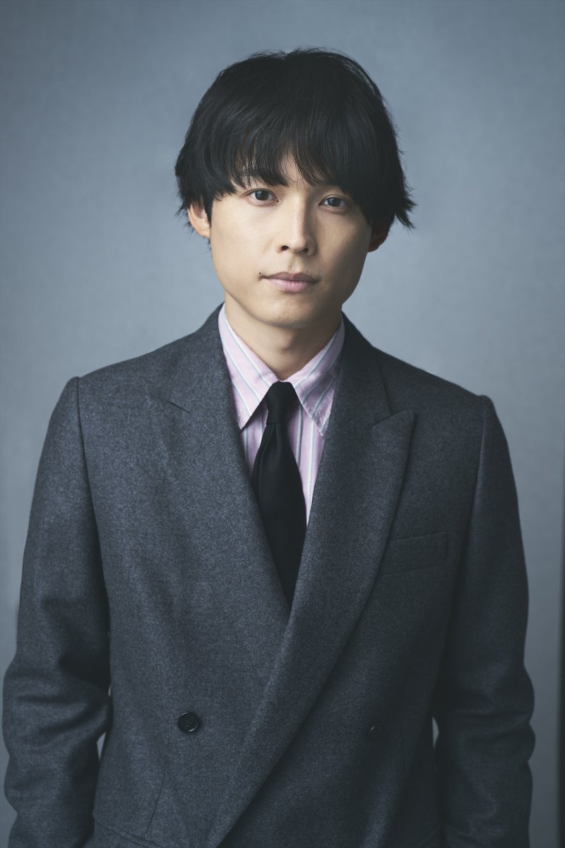 oricon's tweet image. SixTONES松村北斗
「魔法をかけられている側」だと語る現在地——。

初の単独主演作
『秒速5センチメートル』インタビュー
oricon.co.jp/special/72784/

新海誠監督の名作アニメーションに挑む
“重圧”と“憧れ”
奥山由之監督との信頼関係にも言及

#松村北斗 #秒速5センチメートル 
@5cm_movie_2025