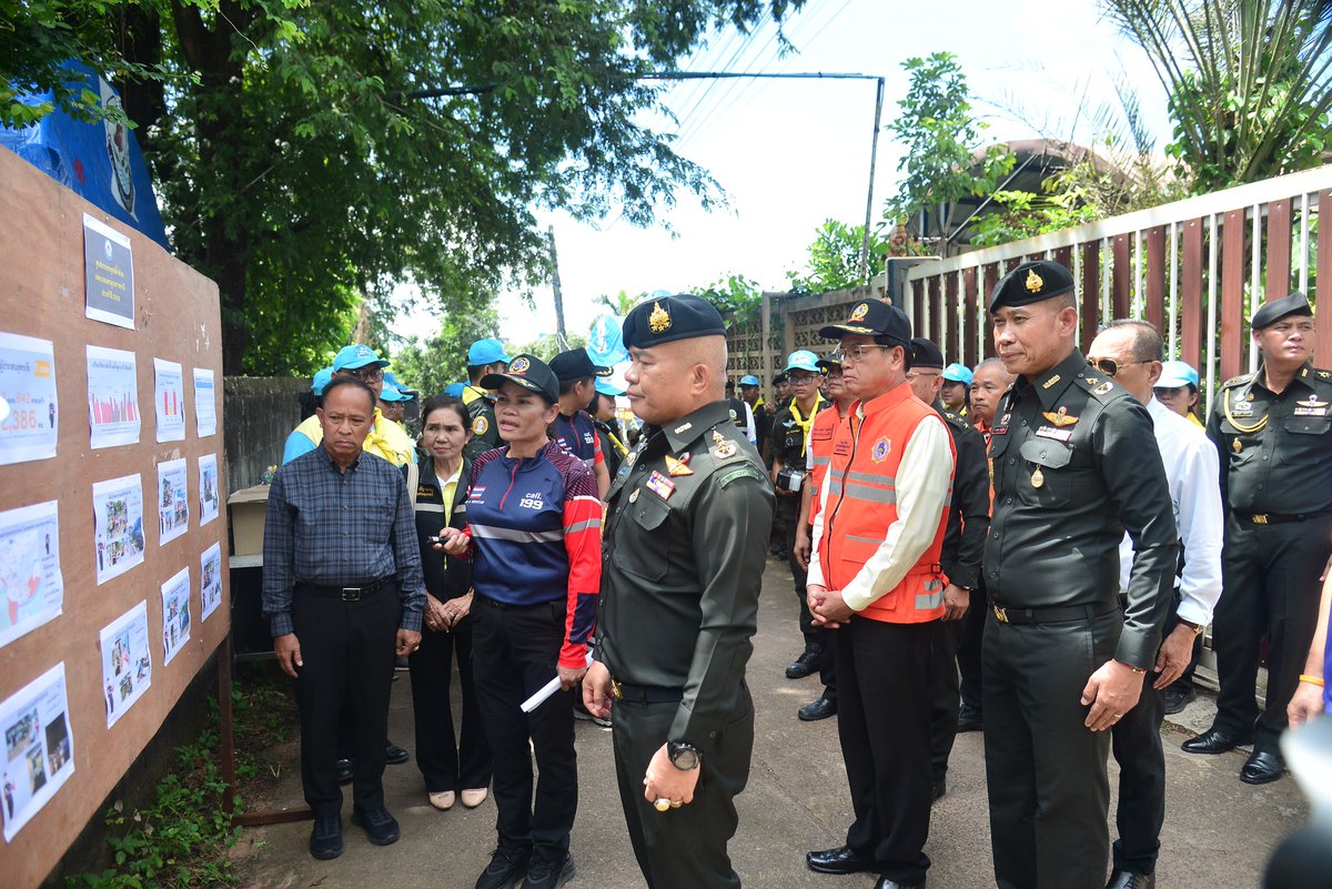 army2pr's tweet image. พลโท วีระยุทธ รักศิลป์ แม่ทัพภาคที่ 2 ลงพื้นที่ติดตามสถานการณ์น้ำท่วมอุบลราชธานี ย้ำกองทัพอยู่เคียงข้างประชาชนทุกยามวิกฤติ ทั้งด้านความมั่นคงและการช่วยเหลือในทุกมิติ
#กองทัพภาคที่2
#กองทัพบก #RTA
#น้ำท่วมอุบล