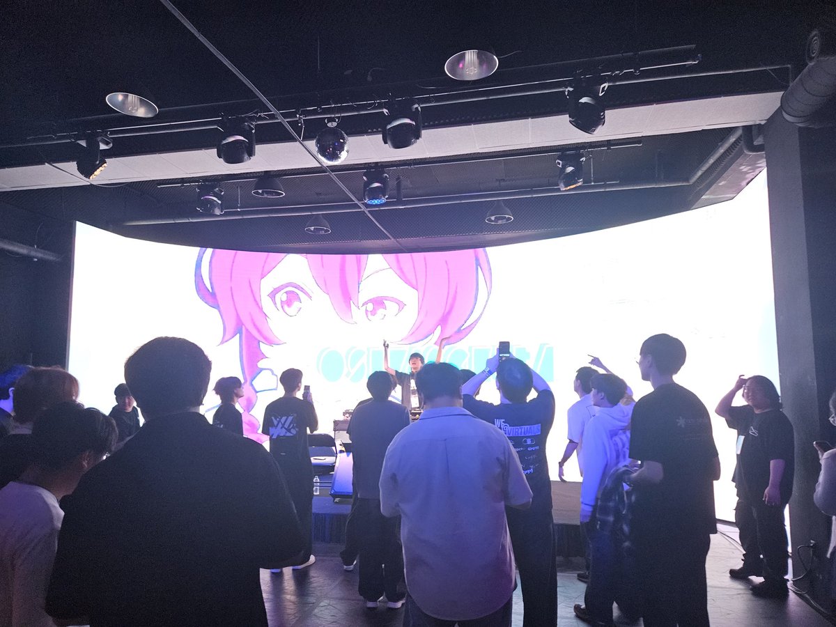 뒷북입장 레전드🤪 <a href="/VIRTUALS_KR/">VIRTUALS @ 5th Anniv.</a>