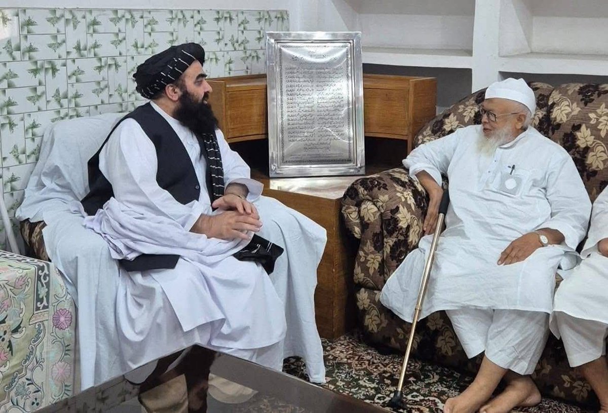 मुस्लिम उम्मह के दो लीडर एक साथ।

कायद ए मिल्लत अमीरूल हिंद हज़रत मौलाना अरशद मदनी साहब और तालिबान सरकार के विदेश मंत्री मौलाना अमीर खान मुत्तकी साहब।