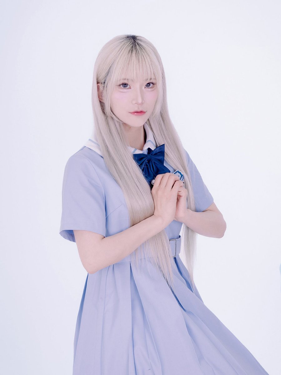 PRISM LOUNGE_special event 
르네 데뷔 5주년 기념으로 팬과의
만남이 프리즘 라운지에서 진행됩니다!

날짜 : 10.15(수)
시간 : 17:00-22:00
장소 : 프리즘라운지