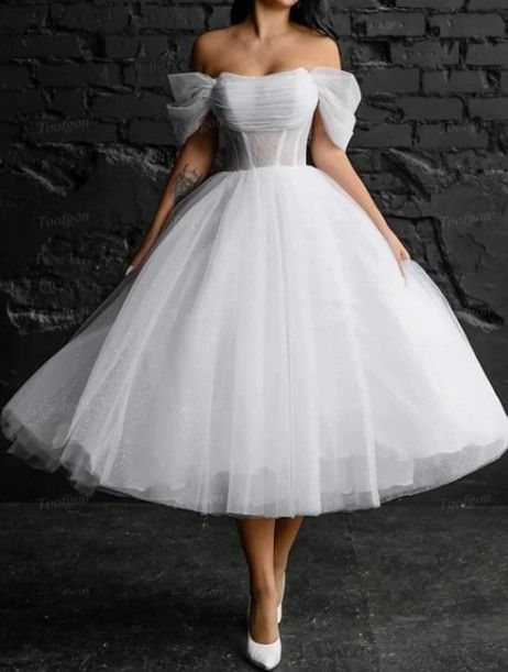 Modewelt_Online's tweet photo. Brautmode Kollektion 2025 2026 | A Linie Vintage Style Brautkleid Dido Wadenlang | Mein Traumbrautkleid Online Shop https://t.co/ySKRjB3bLV https://t.co/F4G5jtFFQs