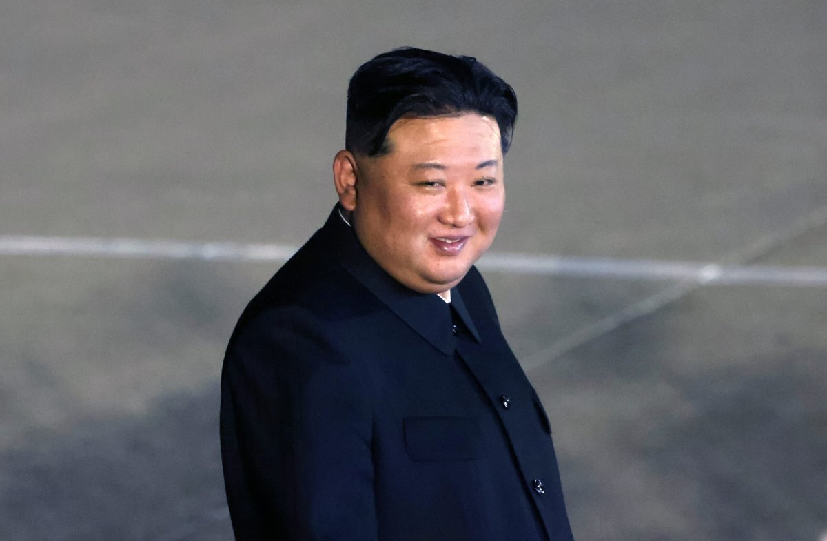 TPOnl's tweet image. Noord-Korea toont ‘krachtigste’ raket tijdens militaire parade. Lees meer op tpo.nl #NoordKorea #raket #defensie tpo.nl/2025/10/11/noo…