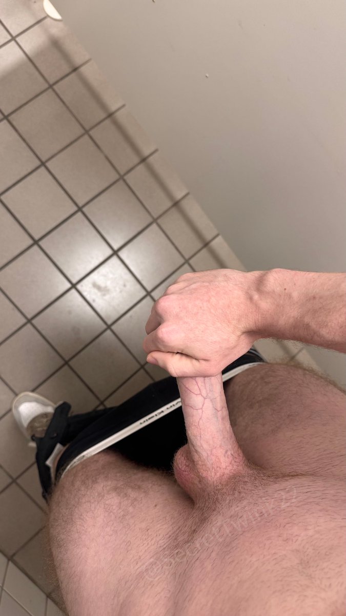 Got horny in a public bathroom 😈😏
What would you do if you were in the stall next to me?🔥
#goon #gay #twink #chudai
