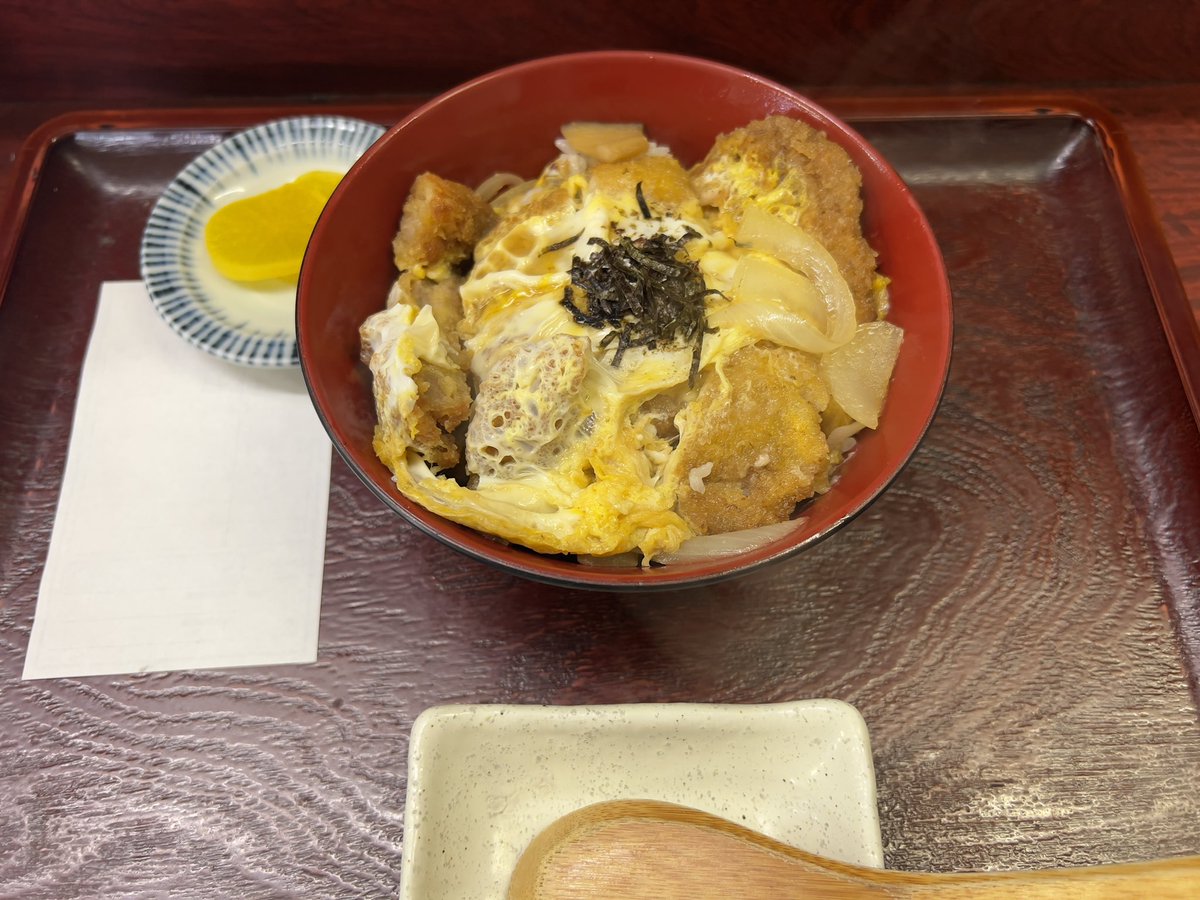 wizard9th's tweet photo. 美味い！安い！乗船下船時毎回来れる https://t.co/a7V7qxpjhj