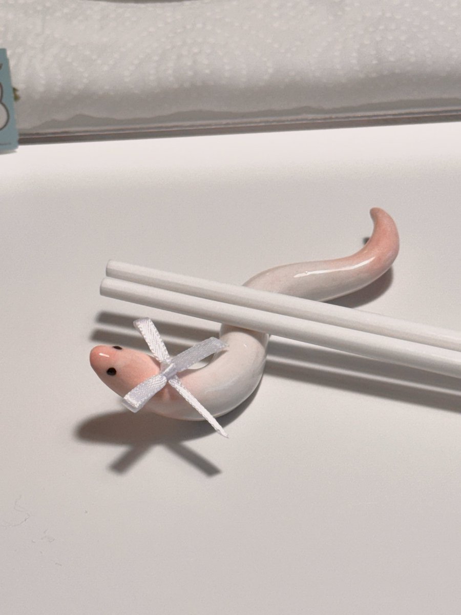 누등이를 취직시켜주고 싶으시다면 젓가락을 받치는 퀘스트를 의뢰하셔도 된답니다.