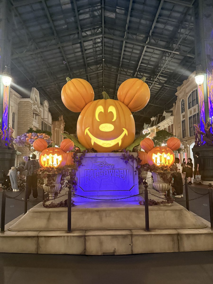 yuni_mon4's tweet photo. こないだ妹とハロウィン行ってきました🎃🦇🕸 https://t.co/AGHO7454NQ