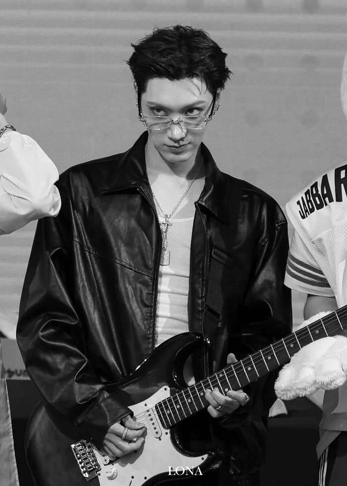 🐈‍⬛🎸