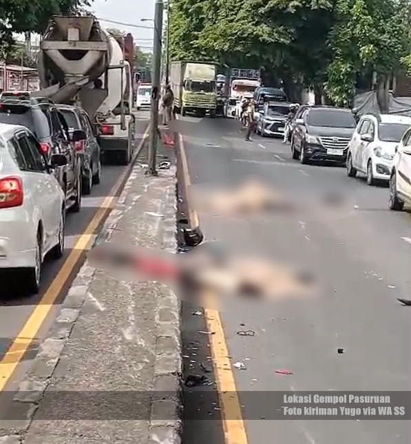 e100ss's tweet photo. #InfoAdmin: Beberapa hari ini banyak kecelakaan yang mengakibatkan korban meninggal dunia, seperti di Kandangan, Pakal, Jalan Ahmad Yani, hingga terbaru di Gempol Pasuruan dengan 3 korban meninggal dunia.
Suara Surabaya turut berduka cita atas kejadian ini. Kami tak bosan dan selalu mengingatkan untuk terus berhati-hati ketika berkendara.
"Satu detik lengah di jalan, bisa jadi penyesalan seumur hidup." (ss-tm)