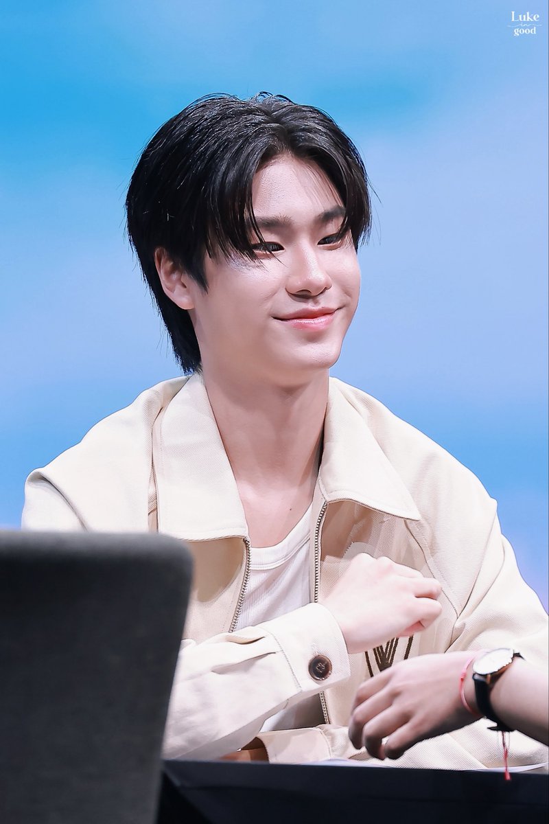 lukeingoodd's tweet image. 👍🏻 ——— @lukepeemsan

[251011] คิดถึงก็ได้เจอ เนี่ยยยยยยยย 🫢

LUKEMICK FIRST FANSIGN
#GMMTVFANIVALxLukeMick
#GMMTVFANIVAL
#lukeso_
