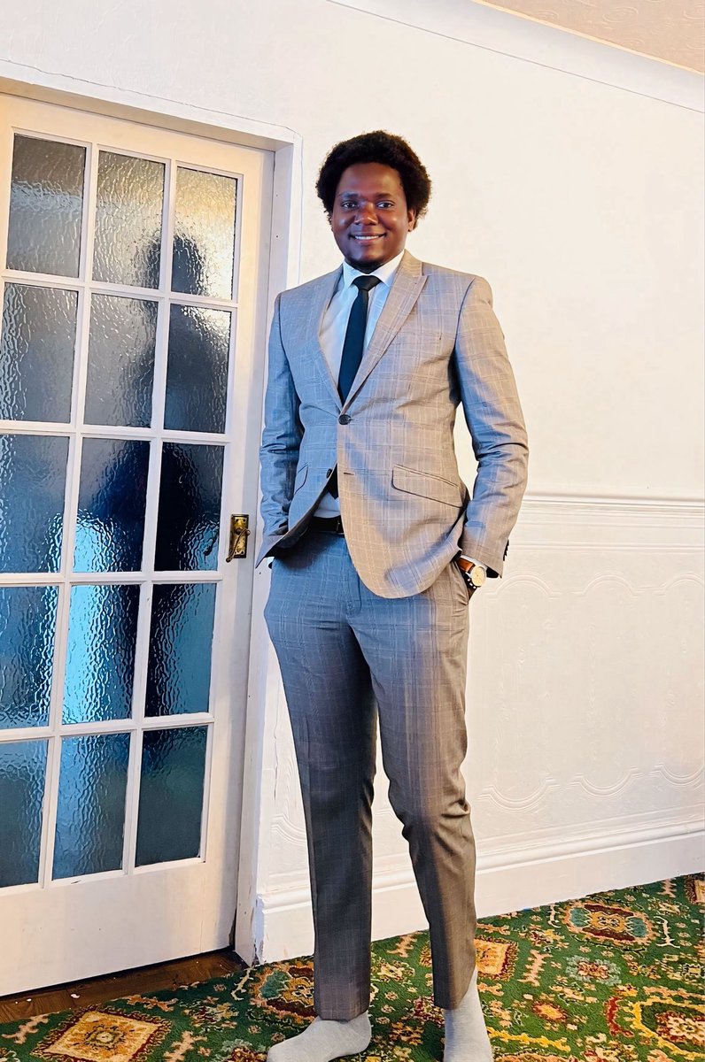 Elvis_Localman's tweet image. Localman is Ready for Birthday 🎈 dinner 🍽️.