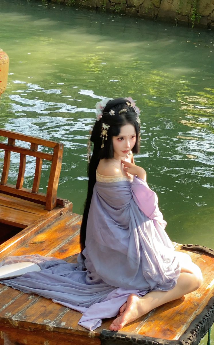 FriggaZimo's tweet photo. 小唯
#战国袍 #古风 #小唯 https://t.co/gEo7v3l21P