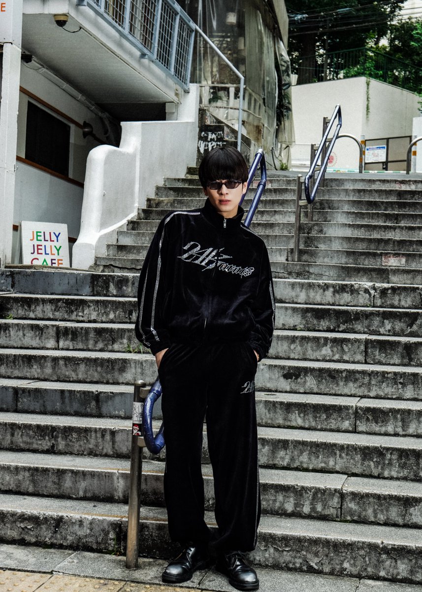 Girls² 24karats フーディー M ブラック パーカー Girls² 24karats