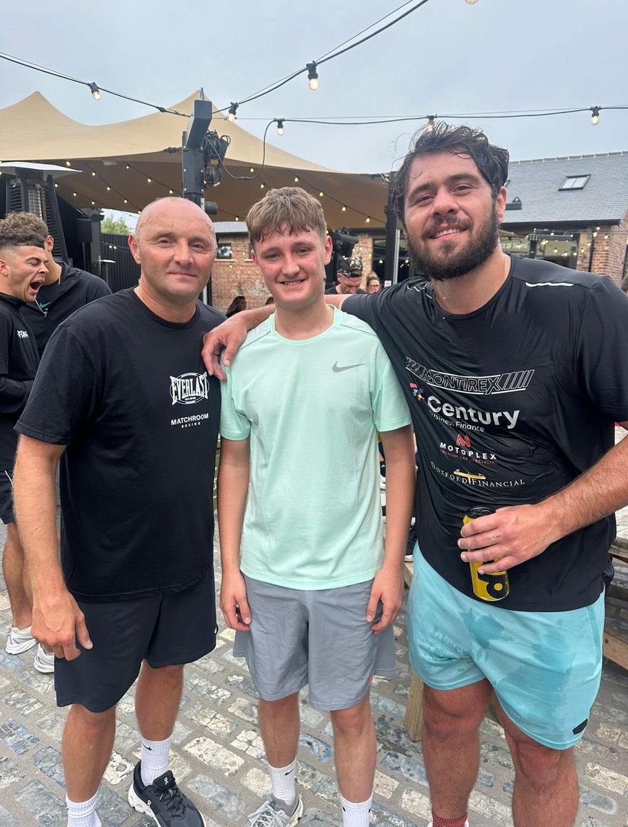 LinkyMark's tweet image. All the best to Dave Allen 🦏 tonight. Top bloke who had time for everyone at the Sunderland #FightDay5K few weeks back. If anyone deserves a run at the big time it’s him 🥊 #AllenMakhmudov @MatchroomBoxing @DAZNBoxing