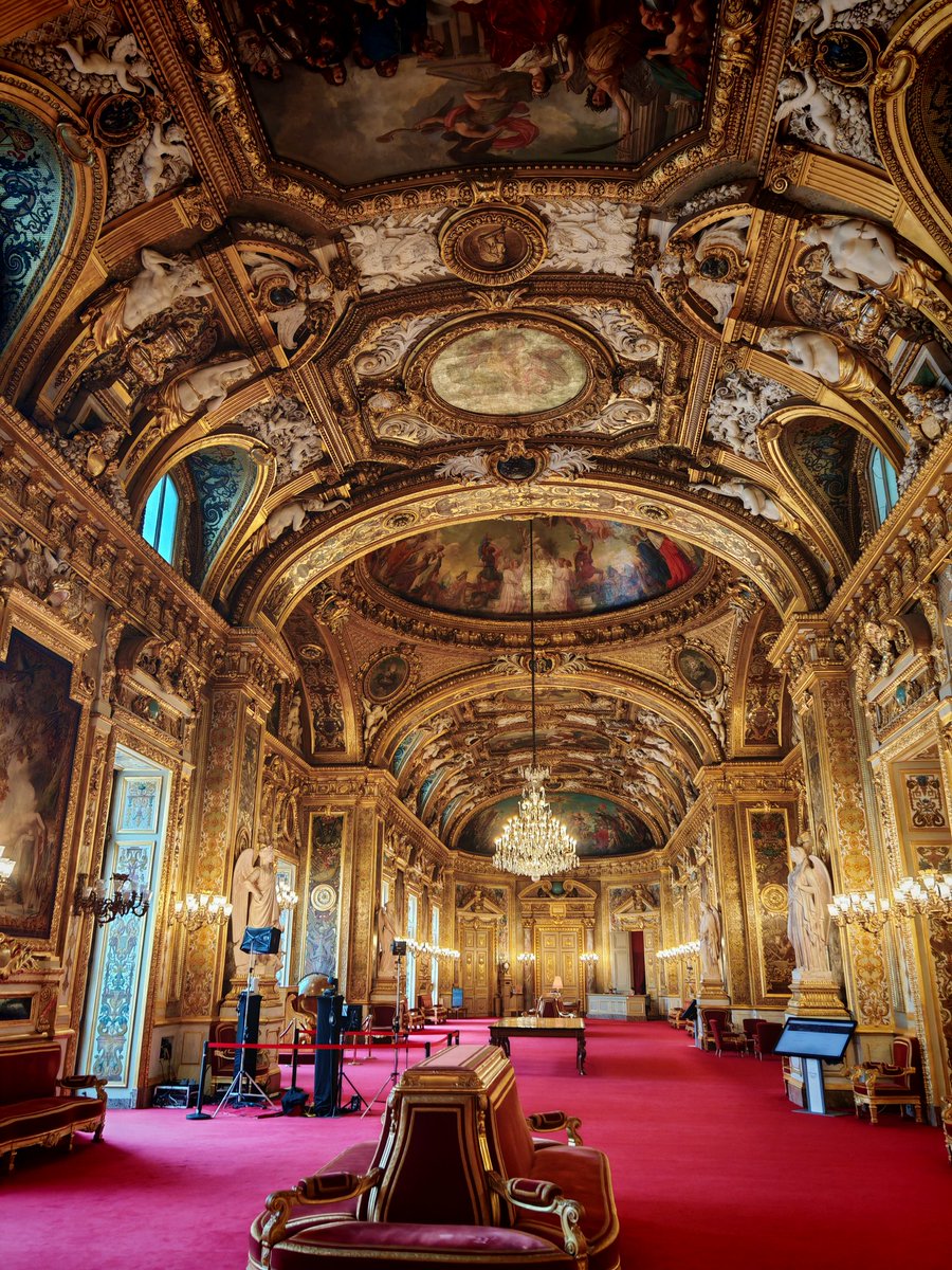 Il y a des gens qui travaillent ici et qui se disent "mmmh, faisons venir des millions d'afghans en France !"