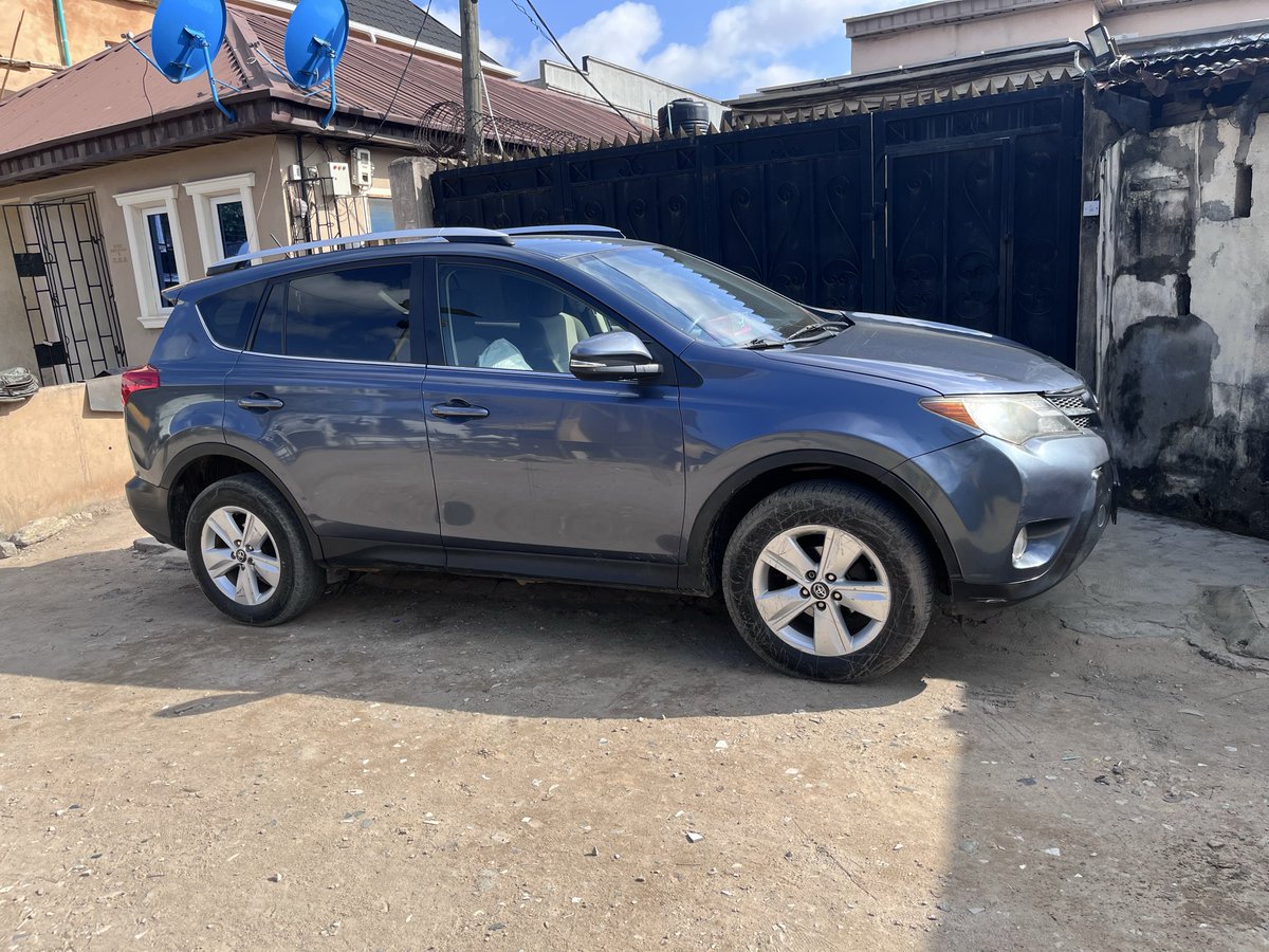 Accoid's tweet image. Dropping this my baby for interested adopter (buyer) . 

Not tokunbo please,  first registered and solely used by myself. 

Make me a good offer in my dm