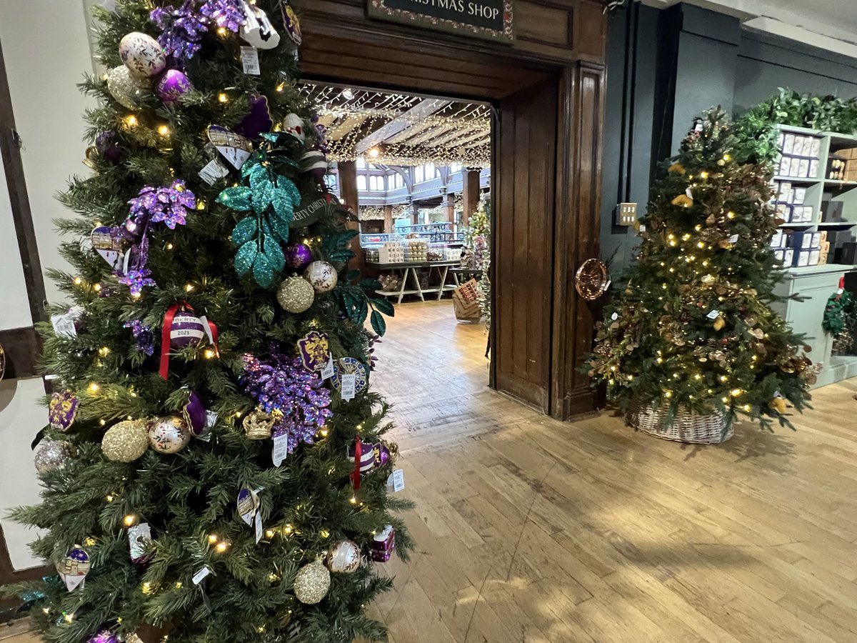 BermudaTsubasa's tweet photo. 速いですね〜ロンドン🇬🇧
リバティロンドンでは早くもクリスマス売り場が🎄
#ロンドン #libertylondon https://t.co/yu3oIZzit7