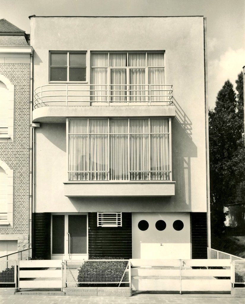 Mariano_FdB's tweet photo. Casa barón Coppens
d'Eeckenbrugge. 
Bruselas (1936). 
Charles Van Nueten. 

#100x100MasterHouses
#Arquitectura #Architecture https://t.co/TqXTw0Ta6L