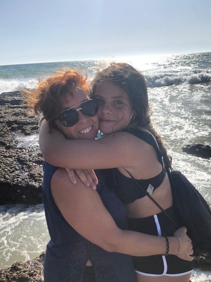 luchiromm's tweet photo. feliz cumpleaños mami , te quiero y siempre lo haré , por sacarme de la oscuridad y siempre orientarme hacia algo mejor , ojalá la vida siempre me premie contigo , gracias 🩷 https://t.co/NodUJhiDqB