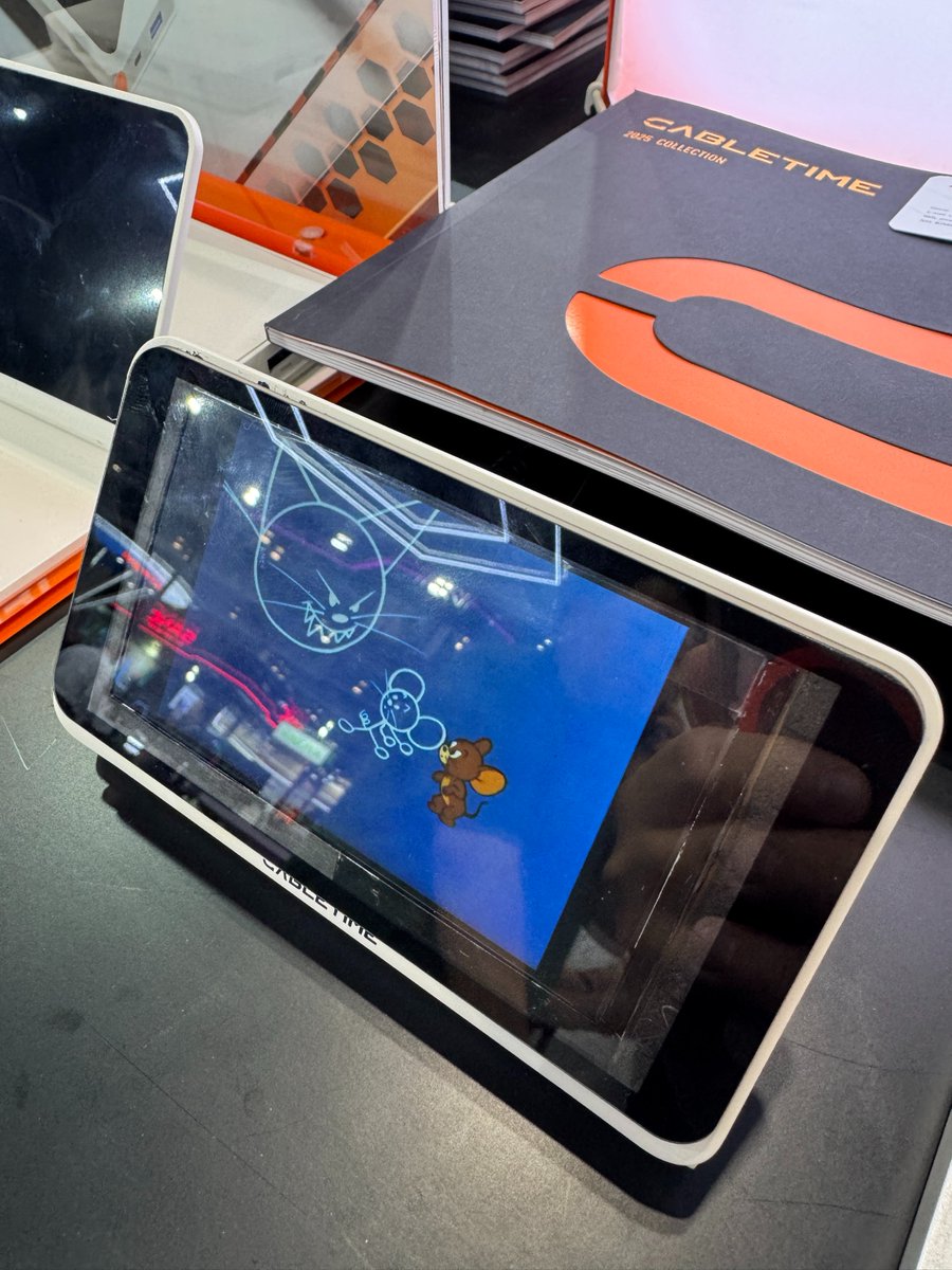 _CABLETIME's tweet image. Fresh from Hong Kong Electronics Fair 2025! ⚡
Discover our latest innovations 👇
1️⃣ 16K60Hz Ultra High Speed HDMI Cable
2️⃣ Magnetic PD 100W USB-C Flat Cable
3️⃣ Desk Screen Dock Station
4️⃣ 80G USB4 V2.0 Cable
See what’s turning heads at Booth 3F36 🔥
#CABLETIME #HKTDC