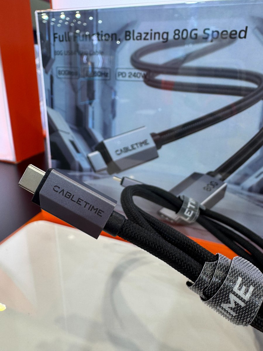 _CABLETIME's tweet image. Fresh from Hong Kong Electronics Fair 2025! ⚡
Discover our latest innovations 👇
1️⃣ 16K60Hz Ultra High Speed HDMI Cable
2️⃣ Magnetic PD 100W USB-C Flat Cable
3️⃣ Desk Screen Dock Station
4️⃣ 80G USB4 V2.0 Cable
See what’s turning heads at Booth 3F36 🔥
#CABLETIME #HKTDC