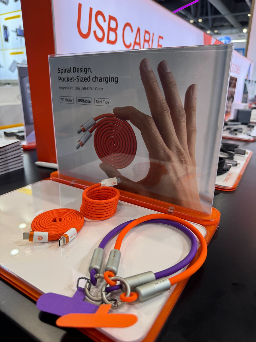 _CABLETIME's tweet image. Fresh from Hong Kong Electronics Fair 2025! ⚡
Discover our latest innovations 👇
1️⃣ 16K60Hz Ultra High Speed HDMI Cable
2️⃣ Magnetic PD 100W USB-C Flat Cable
3️⃣ Desk Screen Dock Station
4️⃣ 80G USB4 V2.0 Cable
See what’s turning heads at Booth 3F36 🔥
#CABLETIME #HKTDC