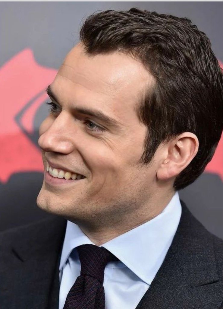 Henry Cavill tweet media