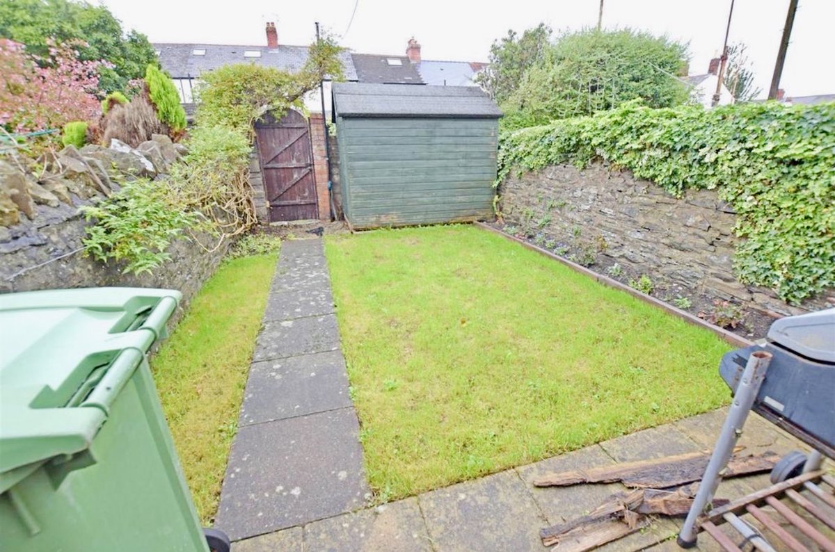 Michael Jones and Co are pleased to offer for rent this 3 bedroom property on Newfoundland Road, Cardiff. Close to UHW at Heath. Suit family, Couple or max two sharing. michaeljonesandco.com/properties-to-… #ToLet #Rent #Renting #ForRent #House #Home #Property  #MichaelJones #Lettings #Cardiff