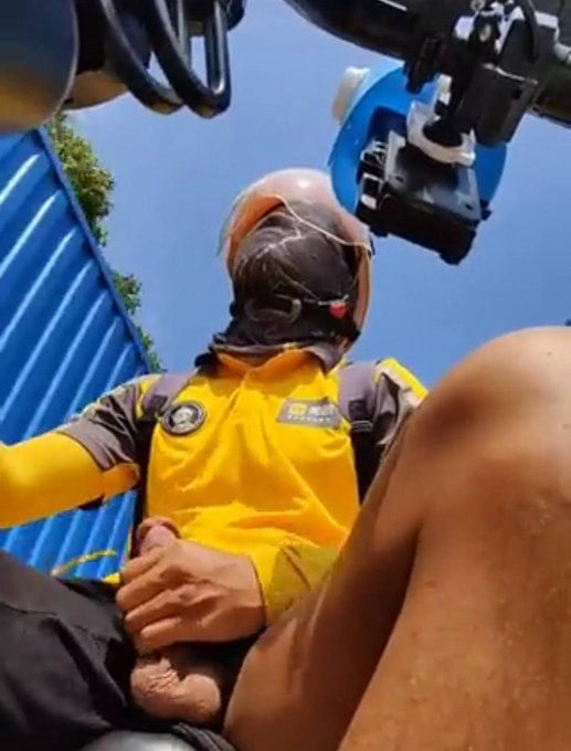 今晚附近的骚0来吃吗？鸡吧想做爱了！！！