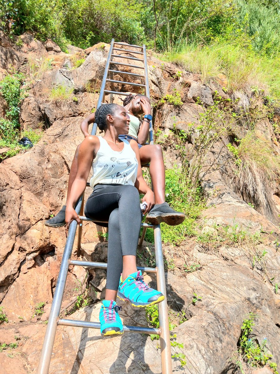 adholabae's tweet photo. Good morning people, let's go hiking https://t.co/UeLdQdI4TS