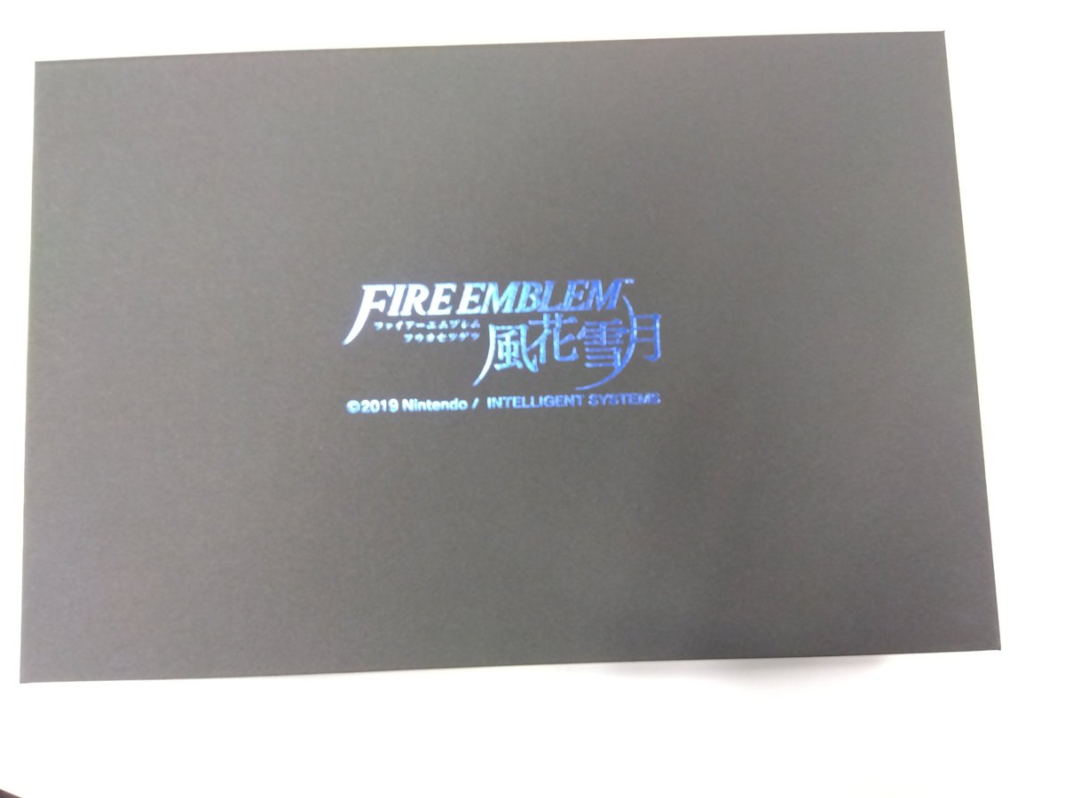 入荷情報】 ファイアーエムブレム 風花雪月 メタル缶バッジボックス