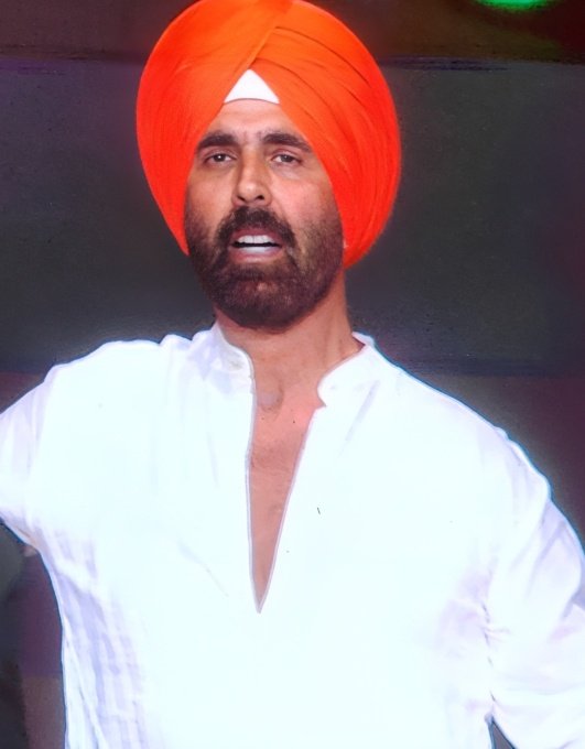 AkshayK24x7's tweet image. Age is just a number for #AkshayKumar; With this look @akshaykumar sir &amp;amp; @DharmaMovies should commence shooting of #KesariChapter3 immediately. With little more beard &amp;amp; moustache, he&apos;ll be perfect for Hari Singh Nalwa type character

2008                             2025