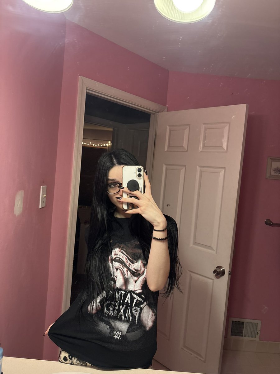 blisstatements's tweet image. The more teehee the merrier 🖤

Thank you @TheGarganoWay for the giveaway on the Tatum shirt, you’re the best!!!!! Next Dunkin run you have is on me 🫡🫡🫡