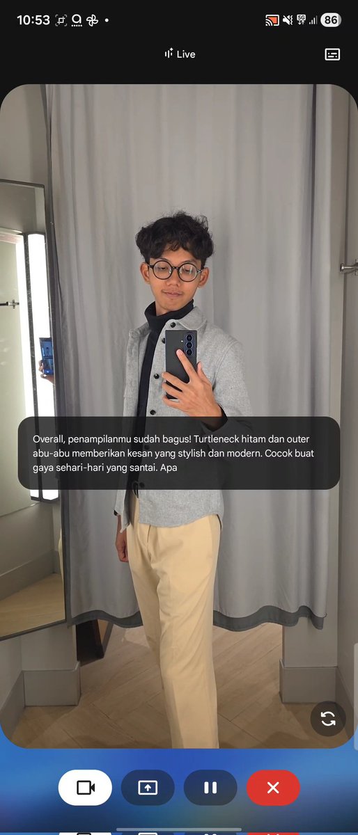 uqiuqianisme's tweet photo. Lagi belanja baju tapi bingung mau pilih yang mana?

Dengan bantuan Gemini bisa banget nihh diberikan saran tentang outfit yg kita inginkan😆
#OOTDPilihanGemini #GalaxyAI #SamsungMembers #SMID https://t.co/oQ93CvjJ88