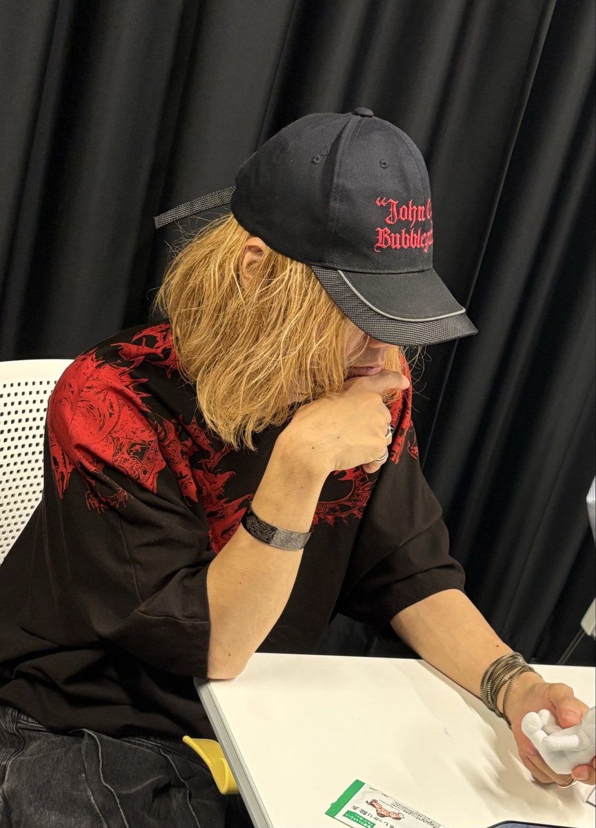 #内田雄馬
#がんばるうま
#うちバンダーズ
#みんなで塗りました
#性格出ますね
#キーボードハンちゃん
#ギターヒロ君
#ベースニカちゃん
#ドラムヨッシー
#誰がどれ塗ったか当てリプで募集 
#答えは後ほど発表