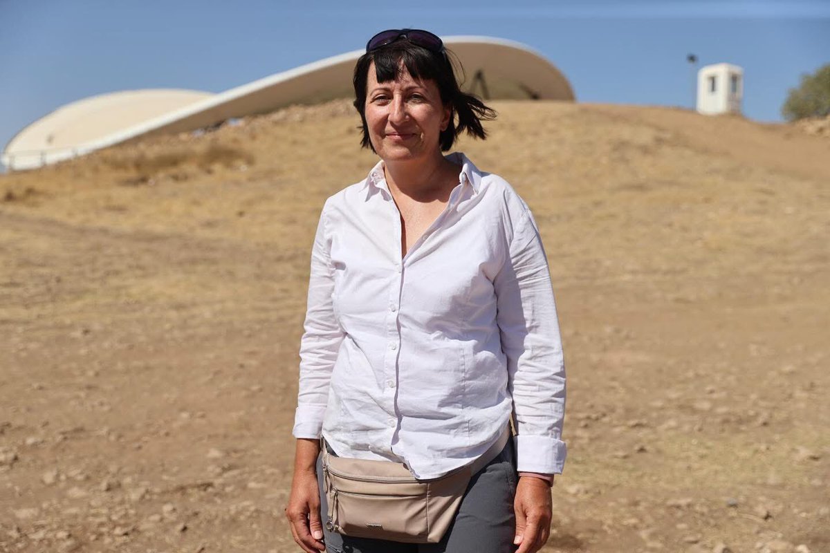 #Göbeklitepe'den bildiğimiz büyük anıtsal yapıların. Jeoarkeolojik çalışmaları yürüten Avusturya Arkeoloji Enstitüsü Direktörü Prof. Dr. Barbara Horejs ise, “Bulgular oldukça heyecan verici. Alman Arkeoloji Enstitüsü ve Berlin Freie Üniversitesi uzmanlarının işbirliğiyle sürüyor.