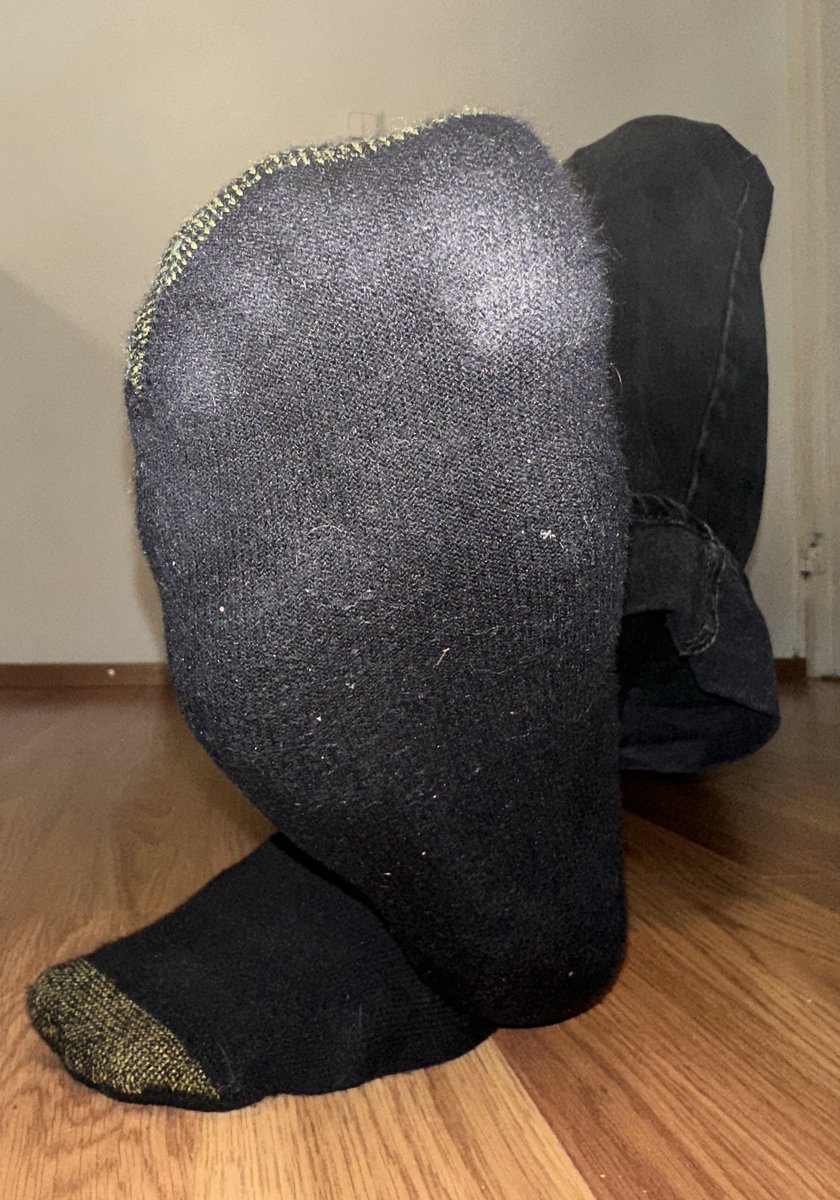 jack_royde's tweet photo. I got just one simple little task for you: breath through my stinky black goldtoes😈 Can you handle it?

#gaysocks #gaysockfetish #gaysocksworship #malesocks #malesocksfetish #sockfetish #malefeet #gayfeet https://t.co/FprKUXWLcA