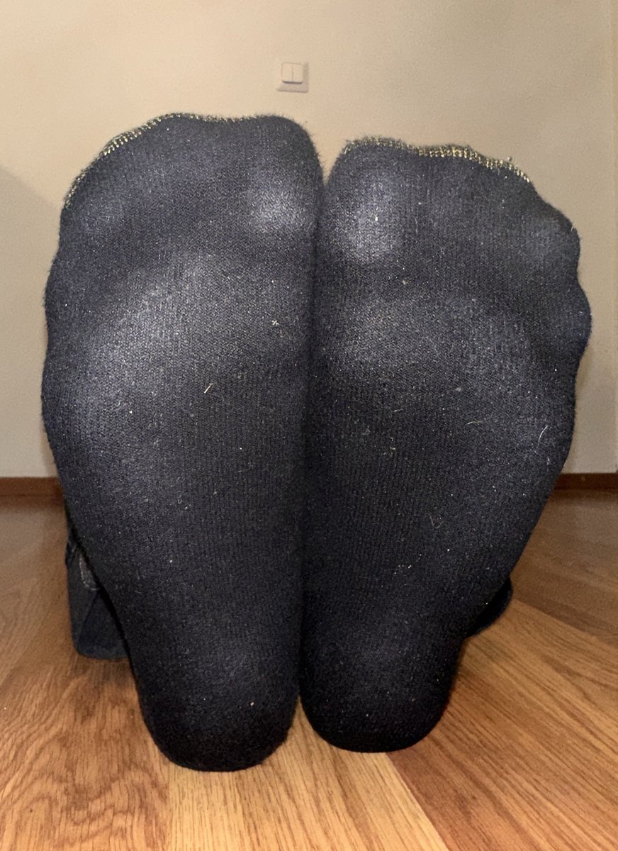 jack_royde's tweet photo. I got just one simple little task for you: breath through my stinky black goldtoes😈 Can you handle it?

#gaysocks #gaysockfetish #gaysocksworship #malesocks #malesocksfetish #sockfetish #malefeet #gayfeet https://t.co/FprKUXWLcA