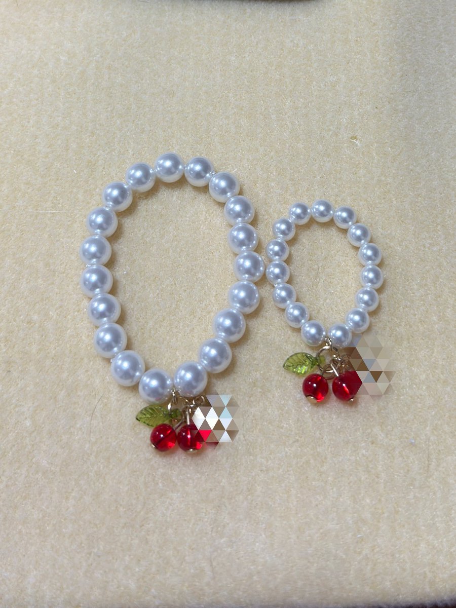 早速大小でご注文頂きました🙇‍♀️
イニシャル大小はさすがに可愛すぎます......🍒

Shop▶︎pofluff.base.shop

#Pofluff #labubu #POPMART #POPMART大好き #ぬい活 #ぬい撮り