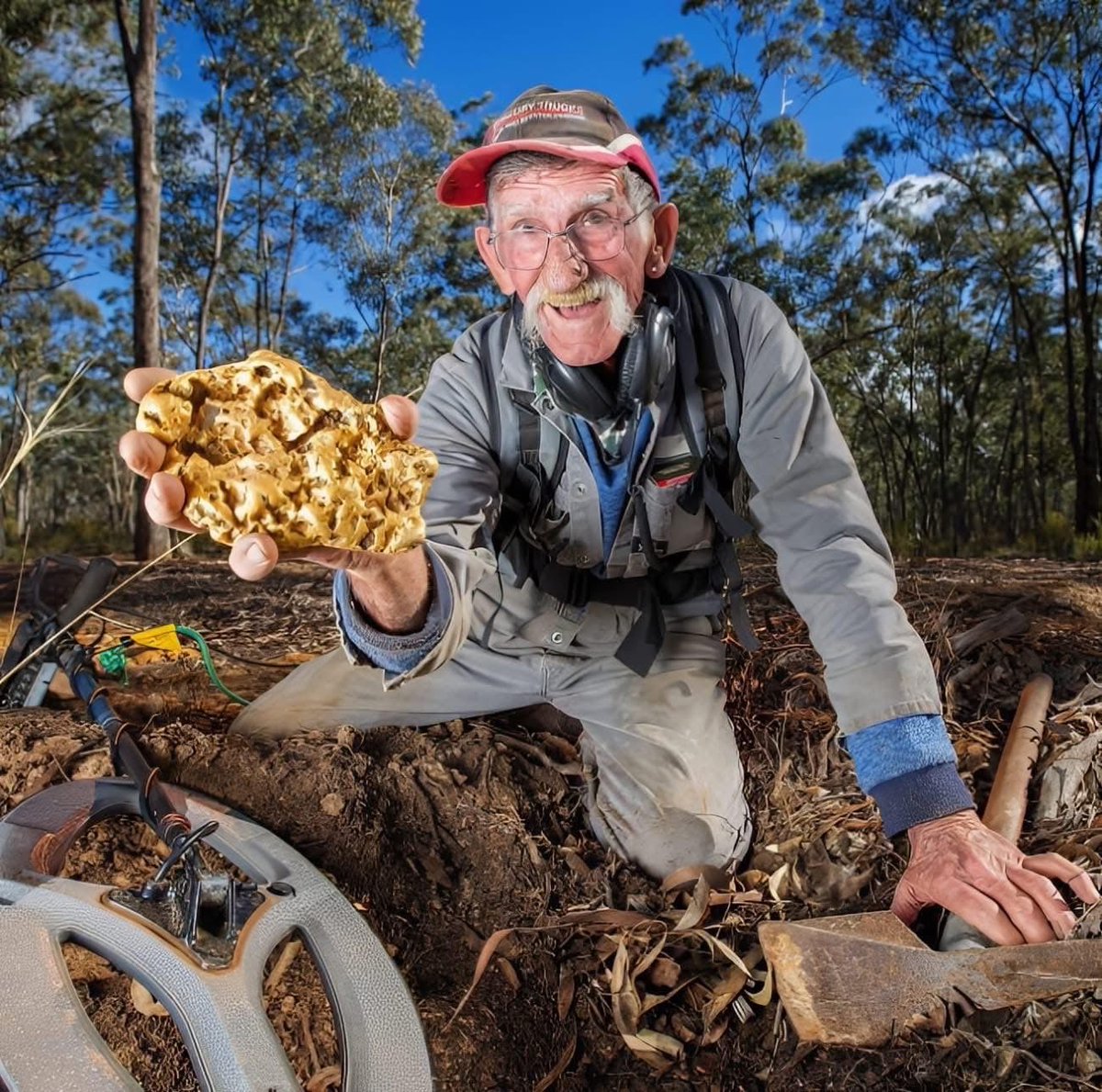 68-year-old prospector finds massive gold nugget worth $222,500 in Australia 🇦🇺