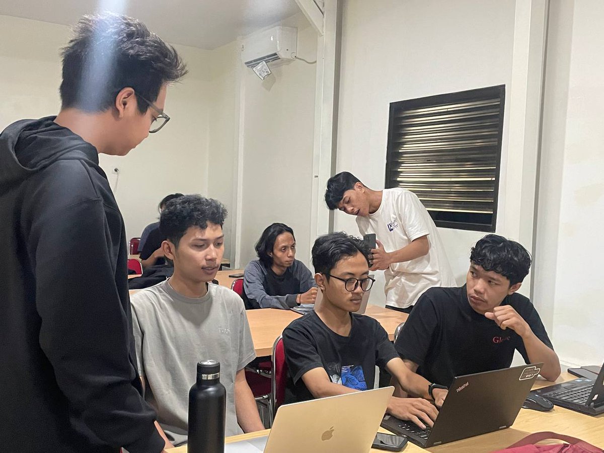 Oddfara.base.eth tweet media