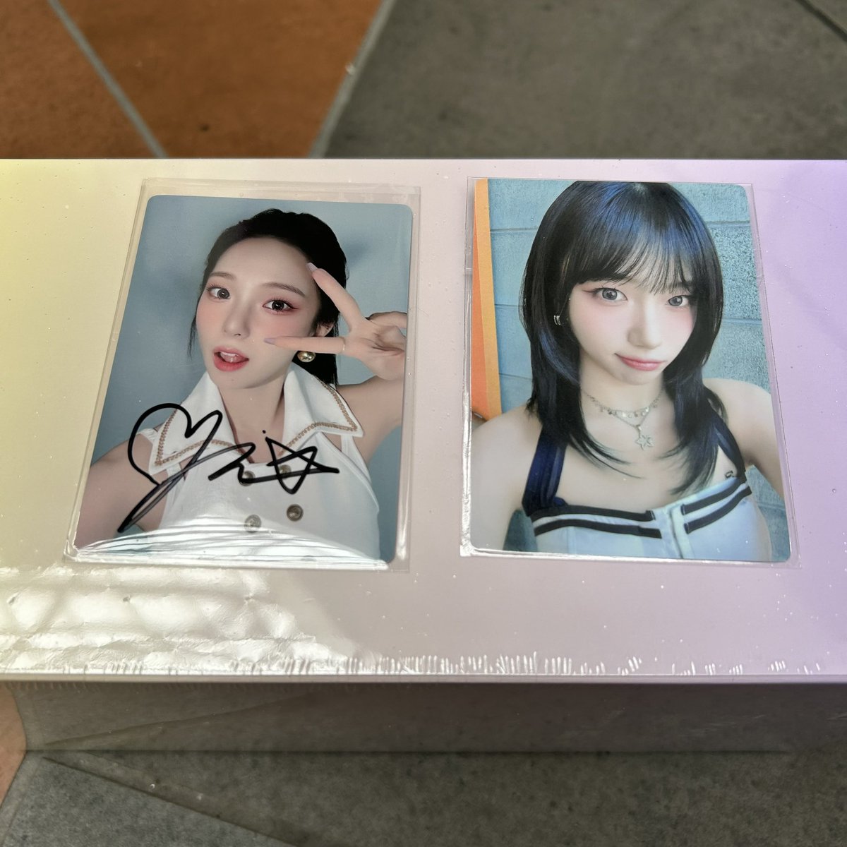 Chae_yk426's tweet photo. Kep1er 交換

3000円特典トレカ
譲:ヨンウン　求:チェヒョン

サイン入りフォトカード
譲:ユジン　求:チェヒョン

本日手渡し希望です！

 #Kep1er #Kep1er交換  #Kep1asia https://t.co/qMxihOFHSh