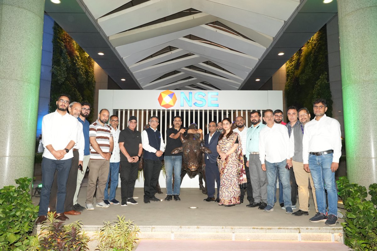 Journalists from Jammu &amp; Kashmir, visited the <a href="/NSEIndia/">NSE India</a> HO, on a press tour organized by PIB Srinagar and PIB Jammu.

They were greeted by Shri <a href="/ashishchauhan/">Ashish Chauhan</a>, MD &amp; CEO, NSE, and engaged in an insightful interaction

#NSEIndia #PIBIndia #MediaOutreach #InvestingInIndia